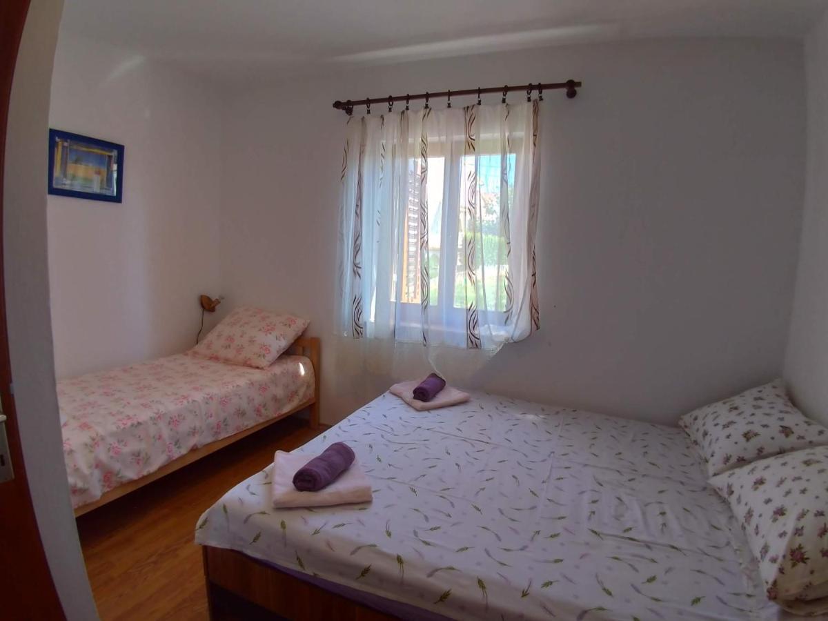 Apartments With A Parking Space Njivice, Krk - 15904 Exterior foto